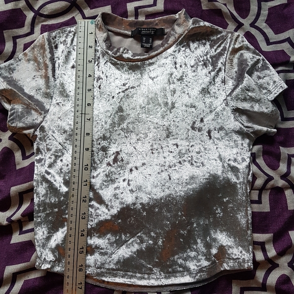 🍭Silver Crushed Velvet Crop Top - Picture 5 of 8